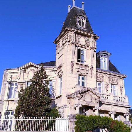 Les Riottes - Maison victorienne La Châtre Extérieur photo