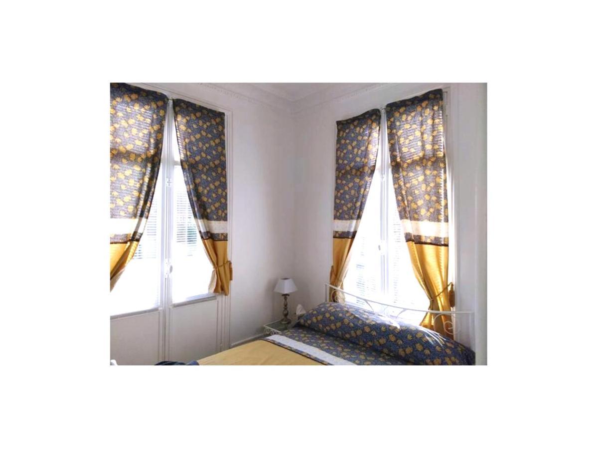 Les Riottes - Maison victorienne La Châtre Extérieur photo