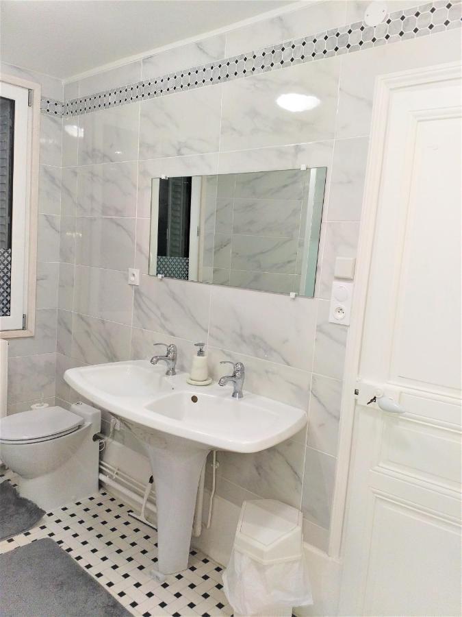 Les Riottes - Maison victorienne La Châtre Extérieur photo